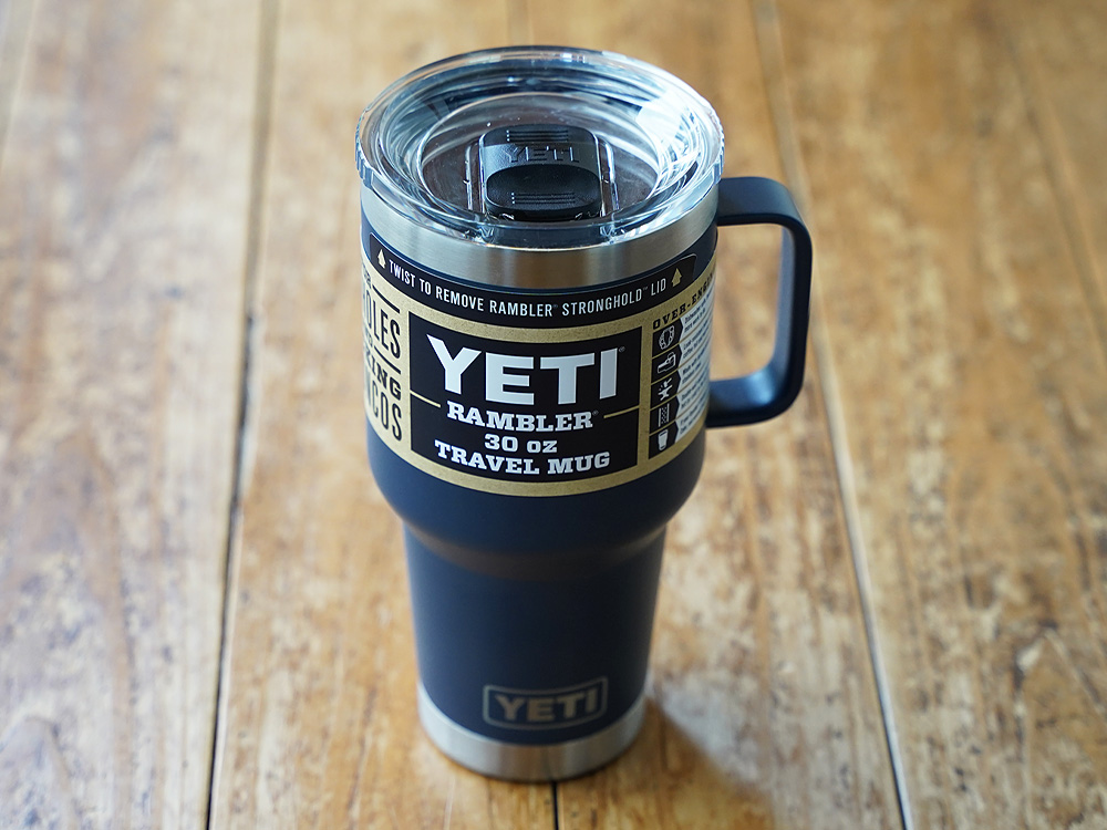 YETI RAMBLER TRAVEL MAG 30oz WITH STRONGHOLD™ LID